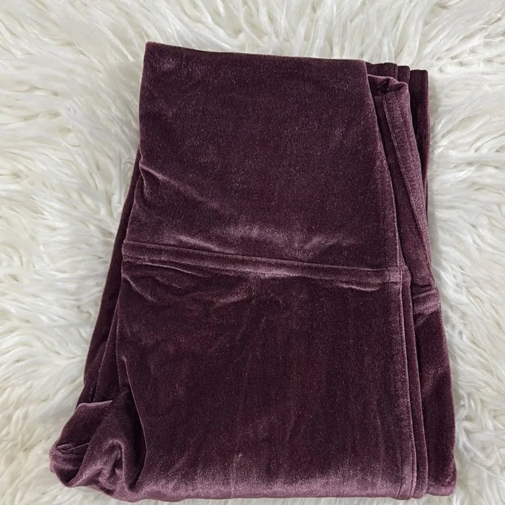 Lululemon Plush Velvet Leggings in Rich Burgundy Size 4